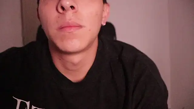 Snapshot of Tony_Hoffa chatting on March 13, 3:44 am Tony Hoffa online show from March 13, 3:44 am