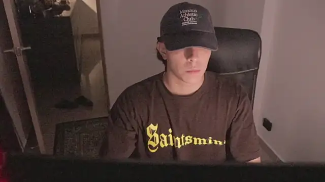 Snapshot of Tony_Hoffa chatting on September 14, 2:33 am Tony Hoffa online show from September 14, 2:33 am