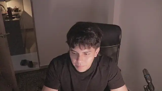 Snapshot of Tony_Hoffa chatting on September 26, 12:36 am Tony Hoffa online show from September 26, 12:36 am