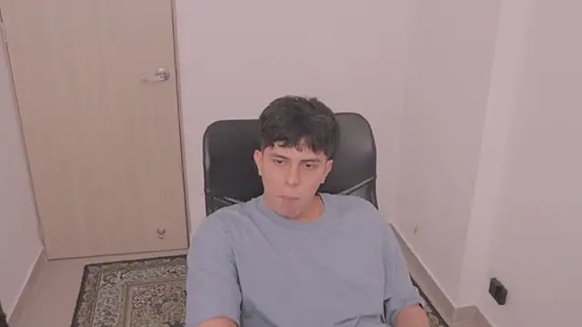 Snapshot of Tony_Hoffa chatting on October 4, 5:55 pm Tony Hoffa online show from October 4, 5:55 pm