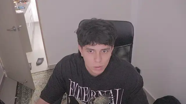 Snapshot of Tony_Hoffa chatting on October 23, 7:12 pm Tony Hoffa online show from October 23, 7:12 pm