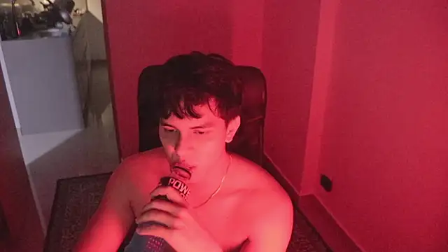 Snapshot of Tony_Hoffa chatting on October 30, 12:56 am Tony Hoffa online show from October 30, 12:56 am