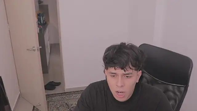 Snapshot of Tony_Hoffa chatting on November 10, 8:30 pm Tony Hoffa online show from November 10, 8:30 pm