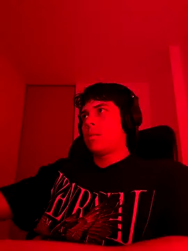 Snapshot of Tony_Hoffa chatting on November 16, 4:29 am Tony Hoffa online show from November 16, 4:29 am