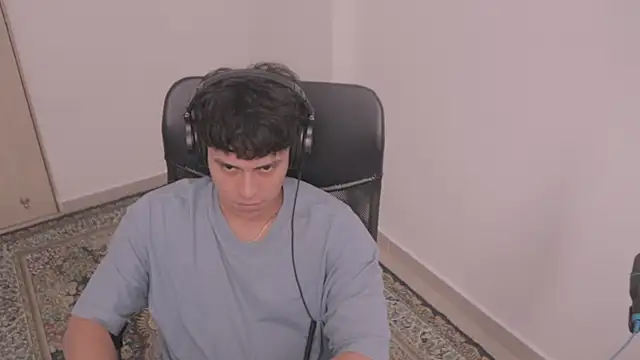 Snapshot of Tony_Hoffa chatting on December 3, 5:55 pm Tony Hoffa online show from December 3, 5:55 pm