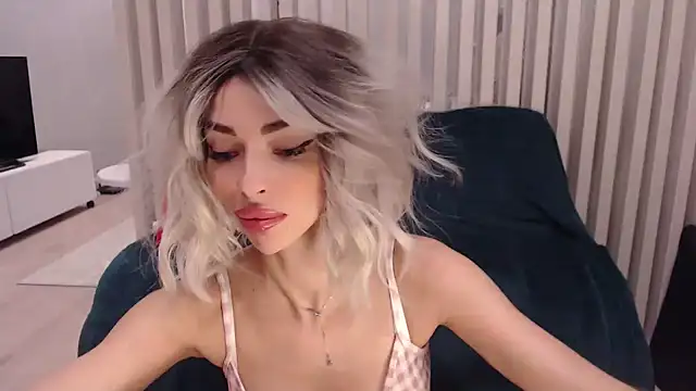 Snapshot of MiloTheName chatting on January 28, 5:11 am MiloTheName online show from January 28, 5:11 am