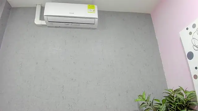 Snapshot of Tiffany_mendez chatting on December 2, 12:10 pm Tiffany mendez online show from December 2, 12:10 pm