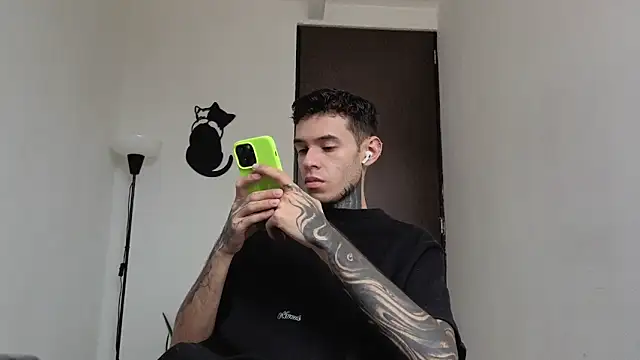 Saturno v online show from February 24, 6:17 pm