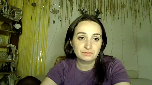 Snapshot of AskMeStandUp chatting on March 25, 11:00 pm AskMeStandUp online show from March 25, 11:00 pm