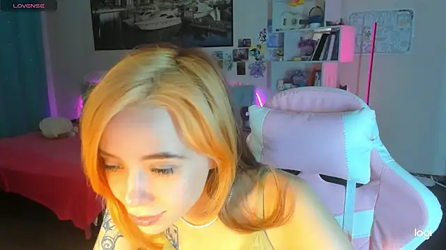 Snapshot of Ramona_Johnson chatting on February 1, 5:07 am Ramona Johnson online show from February 1, 5:07 am