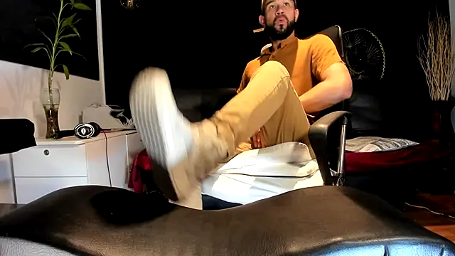 Snapshot of alessandro_wye chatting on November 2, 3:09 am alessandro wye online show from November 2, 3:09 am