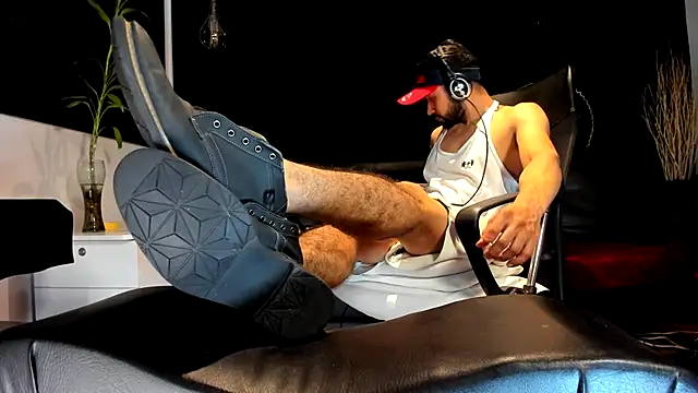 Snapshot of alessandro_wye chatting on November 5, 9:20 am alessandro wye online show from November 5, 9:20 am