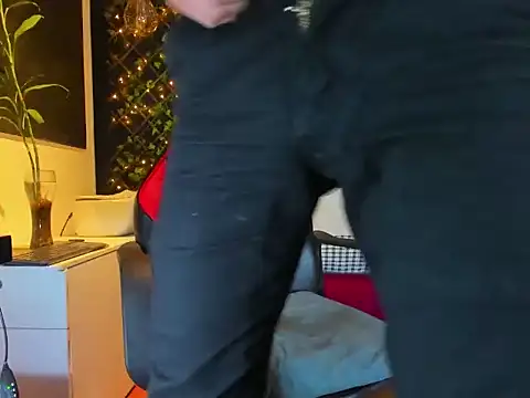 Snapshot of alessandro_wye chatting on February 1, 9:08 am alessandro wye online show from February 1, 9:08 am