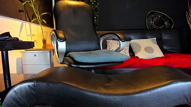 Snapshot of alessandro_wye chatting on March 3, 5:13 am alessandro wye online show from March 3, 5:13 am