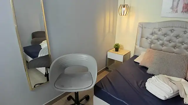 escarleth   online show from June 16, 2:19 pm