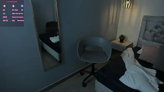 Snapshot of escarleth__ chatting on June 27, 2:23 pm escarleth online show from June 27, 2:23 pm