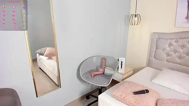 Snapshot of escarleth__ chatting on July 8, 1:37 pm escarleth online show from July 8, 1:37 pm