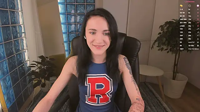 Snapshot of Dearly_kitty chatting on September 17, 6:37 am Dearly kitty online show from September 17, 6:37 am