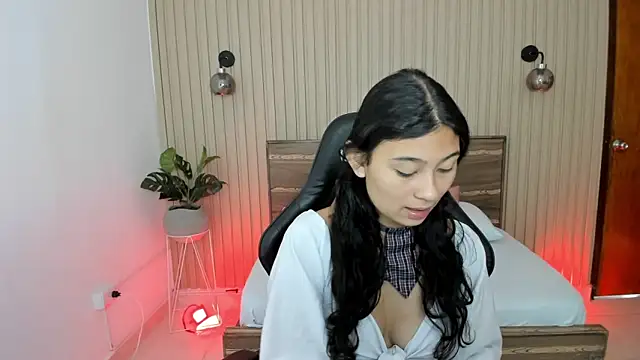 Snapshot of melody_flowers chatting on February 4, 12:11 pm melody flowers online show from February 4, 12:11 pm