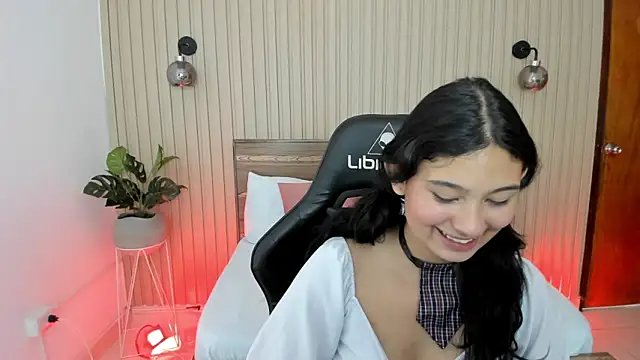 Snapshot of melody_flowers chatting on February 4, 3:15 pm melody flowers online show from February 4, 3:15 pm