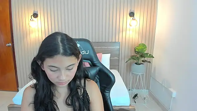 Snapshot of melody_flowers chatting on February 6, 3:20 pm melody flowers online show from February 6, 3:20 pm