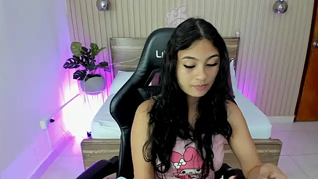 Snapshot of melody_flowers chatting on February 25, 12:24 pm melody flowers online show from February 25, 12:24 pm