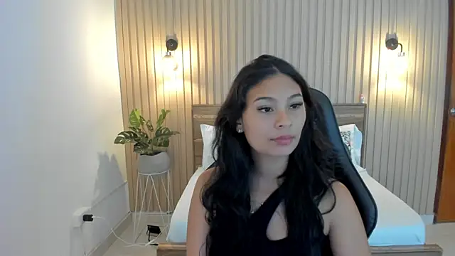 Snapshot of melody_flowers chatting on March 8, 12:30 pm melody flowers online show from March 8, 12:30 pm