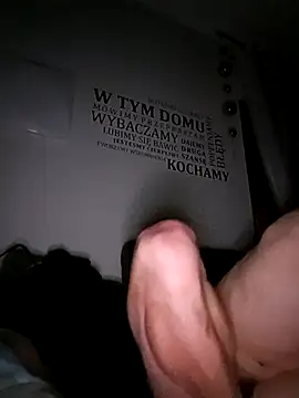 wariacik0024 online show from January 12, 1:33 am