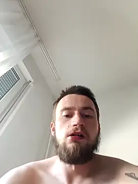 wariacik0024 online show from April 26, 4:04 pm