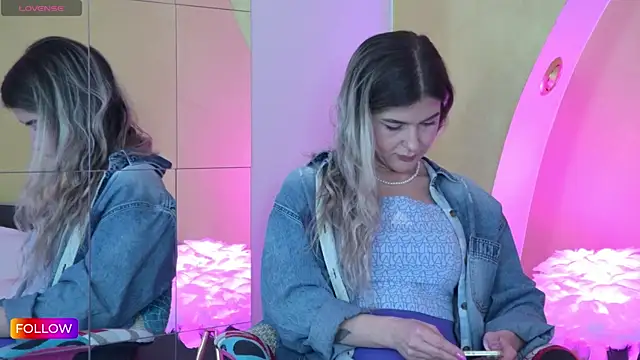 Sarah-Hart online show from February 18, 12:06 pm