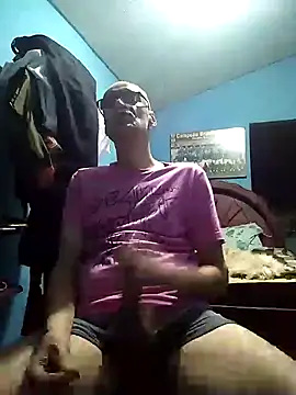 Snapshot of hugosafado333 chatting on February 4, 2:28 am hugosafado333 online show from February 4, 2:28 am