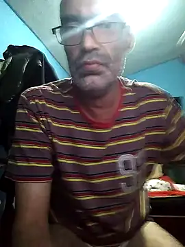 Snapshot of hugosafado333 chatting on February 11, 5:37 am hugosafado333 online show from February 11, 5:37 am