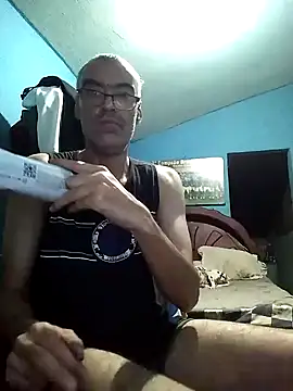 Snapshot of hugosafado333 chatting on February 28, 3:37 am hugosafado333 online show from February 28, 3:37 am