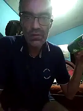 hugosafado333 online show from March 23, 2:26 am