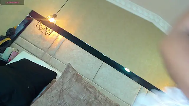 Snapshot of kimCosseyy chatting on March 9, 5:11 am kimCosseyy online show from March 9, 5:11 am