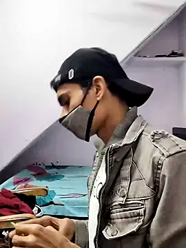 Snapshot of Habibi_big_b chatting on December 25, 5:47 pm Habibi big b online show from December 25, 5:47 pm