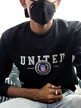 Snapshot of Habibi_big_b chatting on March 6, 7:32 pm Habibi big b online show from March 6, 7:32 pm