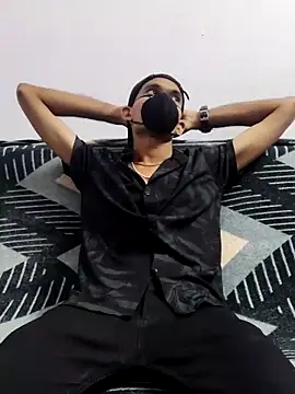 Snapshot of Habibi_big_b chatting on March 16, 8:32 am Habibi big b online show from March 16, 8:32 am