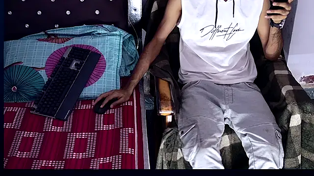 Snapshot of Habibi_big_b chatting on October 10, 6:40 pm Habibi big b online show from October 10, 6:40 pm