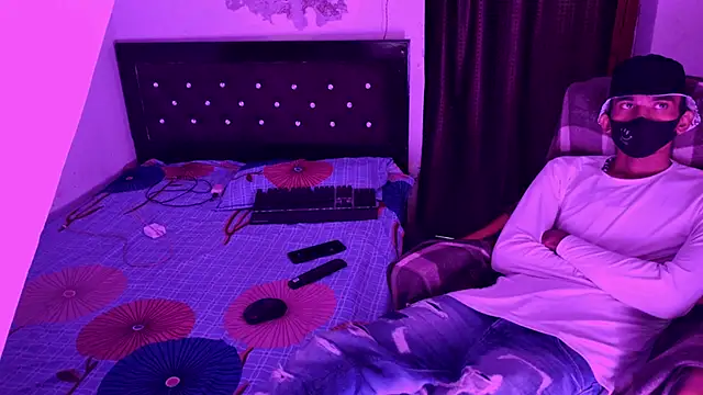 Snapshot of Habibi_big_b chatting on November 7, 8:58 am Habibi big b online show from November 7, 8:58 am