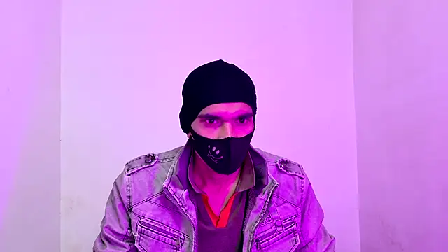 Snapshot of Habibi_big_b chatting on December 14, 5:57 am Habibi big b online show from December 14, 5:57 am