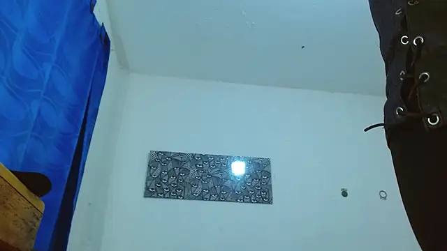 Snapshot of targuerian22 chatting on December 22, 6:28 am targuerian22 online show from December 22, 6:28 am