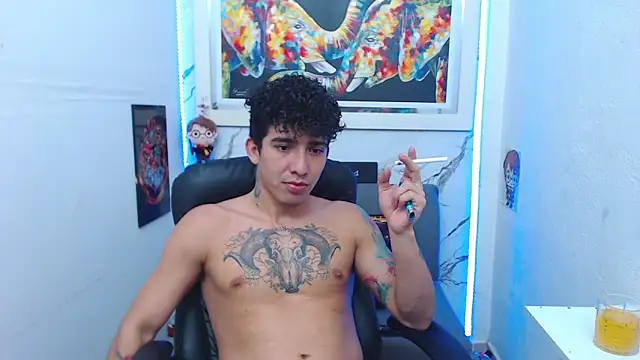 Snapshot of targuerian22 chatting on November 12, 2:23 am targuerian22 online show from November 12, 2:23 am