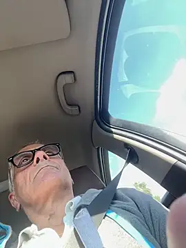 Snapshot of 4n4l1zz4m1 chatting on October 18, 11:33 am 4n4l1zz4m1 online show from October 18, 11:33 am