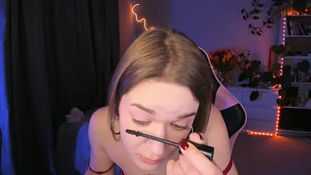 Snapshot of ami_amour_ chatting on December 3, 3:55 pm ami amour online show from December 3, 3:55 pm