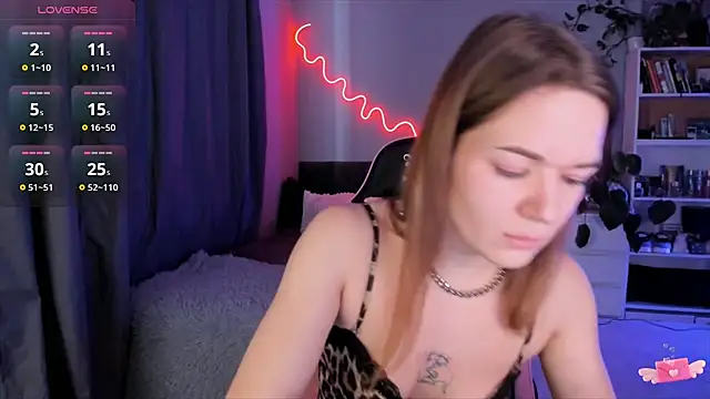 Snapshot of ami_amour_ chatting on February 20, 12:04 pm ami amour online show from February 20, 12:04 pm