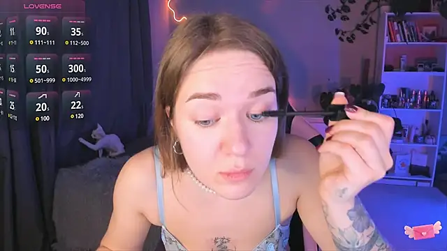 Snapshot of ami_amour_ chatting on March 21, 7:24 pm ami amour online show from March 21, 7:24 pm