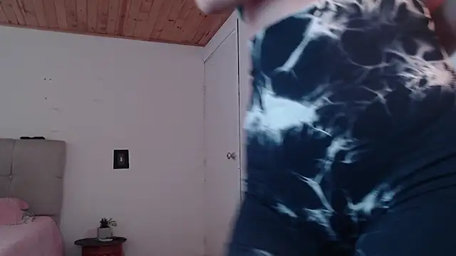 Emilyswan04 online show from January 10, 7:43 pm