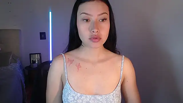 Emilyswan04 online show from January 18, 3:59 pm