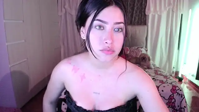 Emilyswan04 online show from March 22, 2:26 am